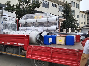 工業(yè)凈水設備裝貨現(xiàn)場